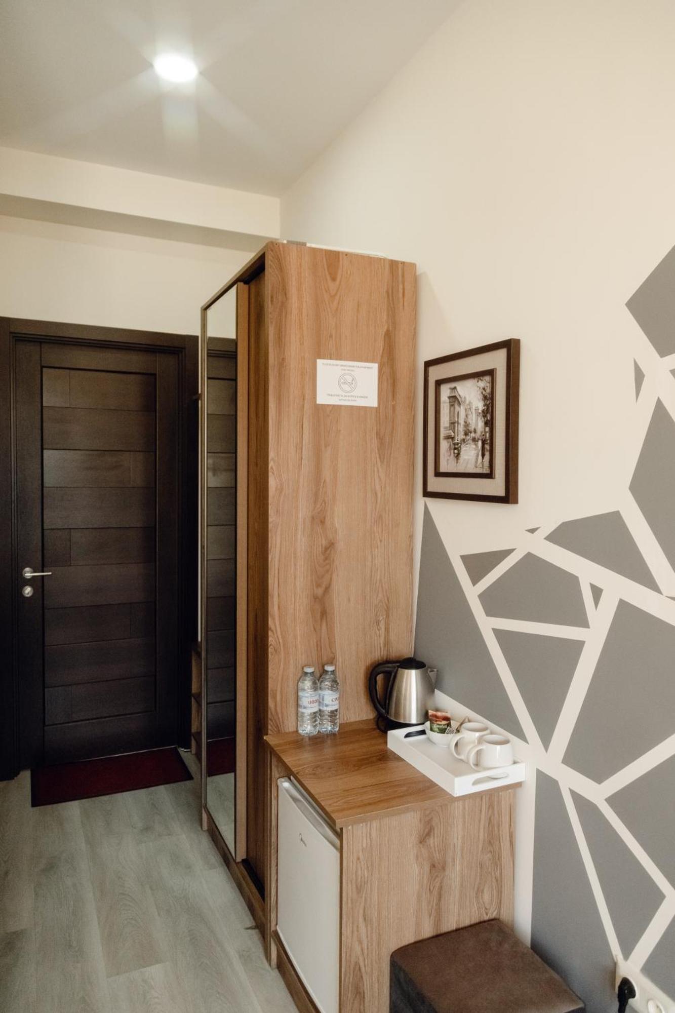 Hotel Graf T Тбилиси Екстериор снимка