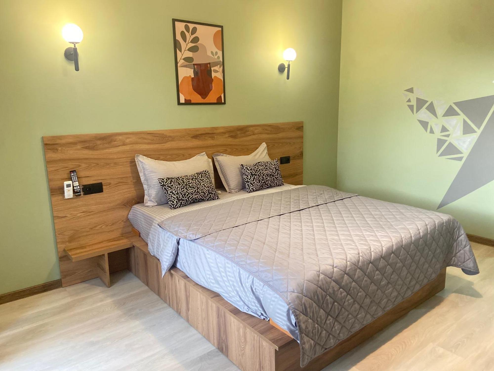 Hotel Graf T Тбилиси Екстериор снимка